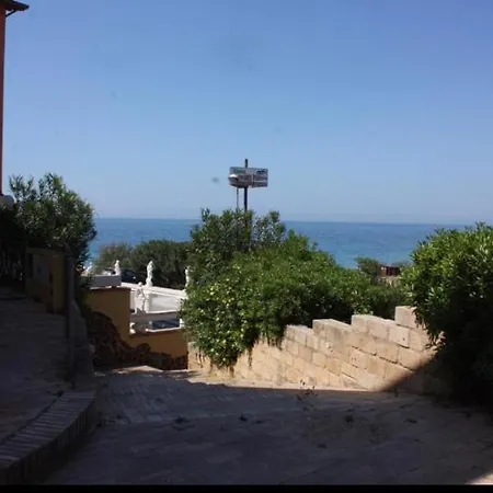 Le Castella Beach S.f.2 * Le Castella (Calabria)